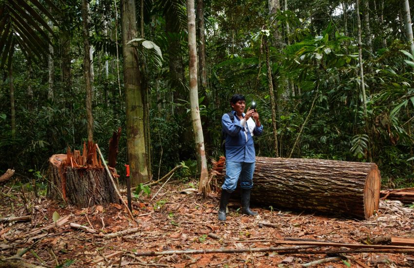 Environmental defender in Madre de Dios in Peru. (c) Tom Laffay